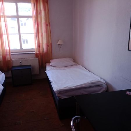Hotel Pension Zur Tanne Цвікау Екстер'єр фото