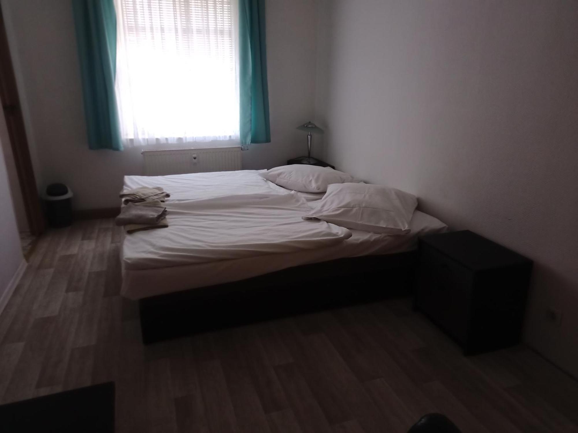 Hotel Pension Zur Tanne Цвікау Екстер'єр фото