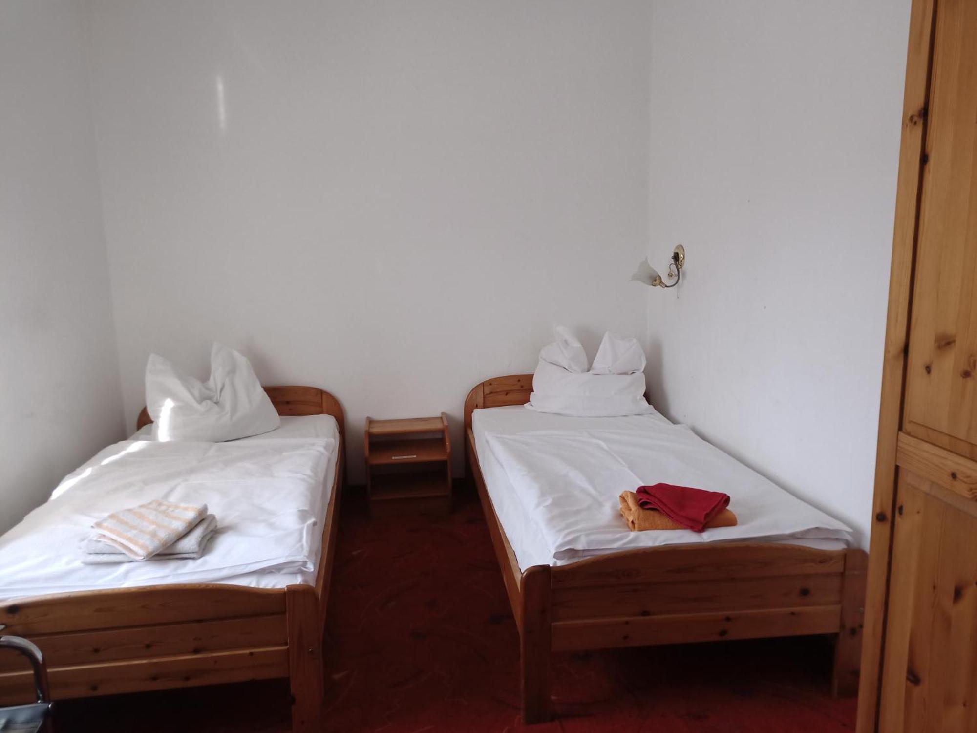 Hotel Pension Zur Tanne Цвікау Екстер'єр фото